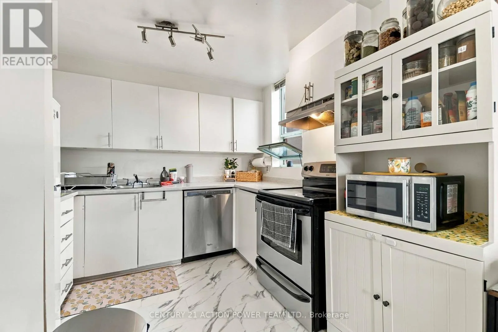 1010 - 1440 HERON ROAD
