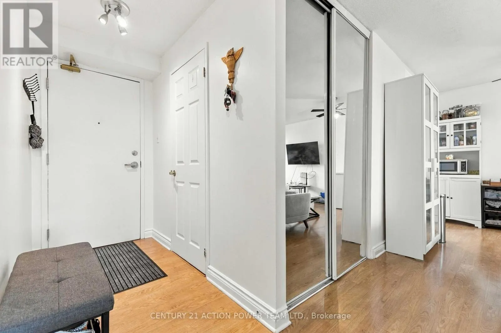 1010 - 1440 HERON ROAD