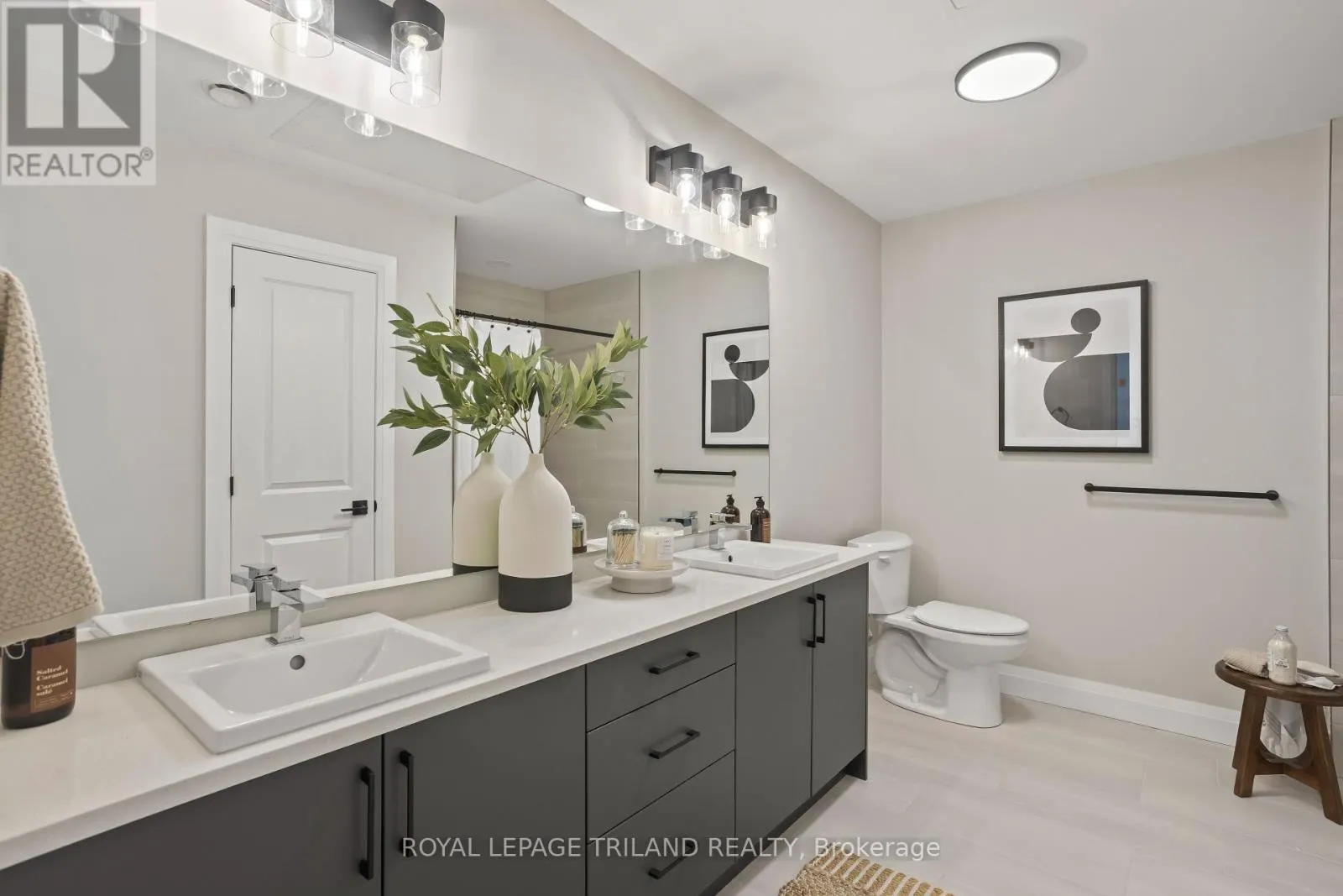 305 - 33318 RICHMOND STREET #305
