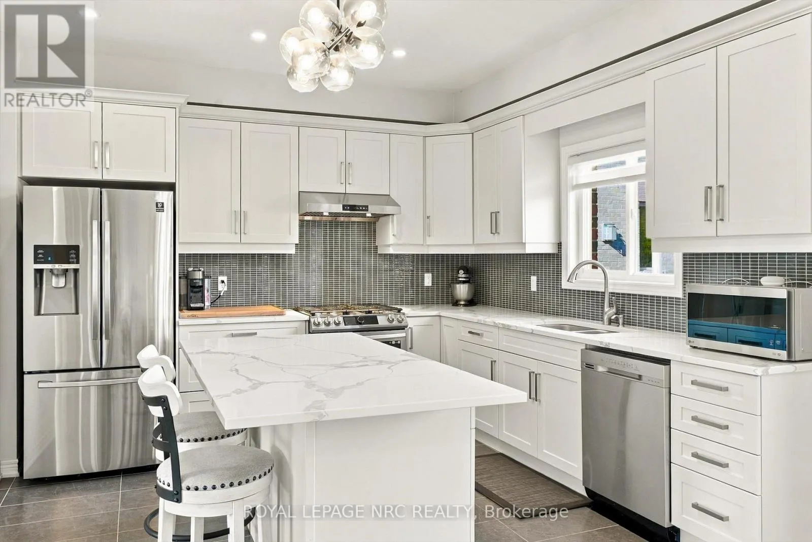 3606 CAROLINIA COURT