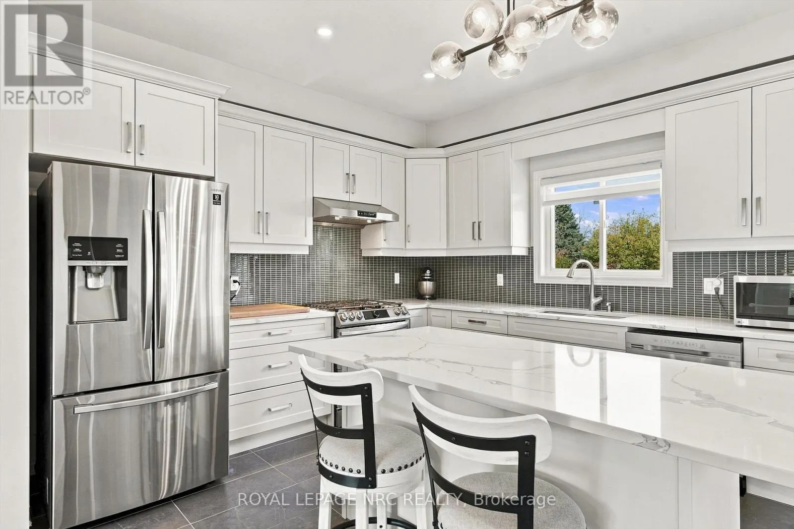 3606 CAROLINIA COURT