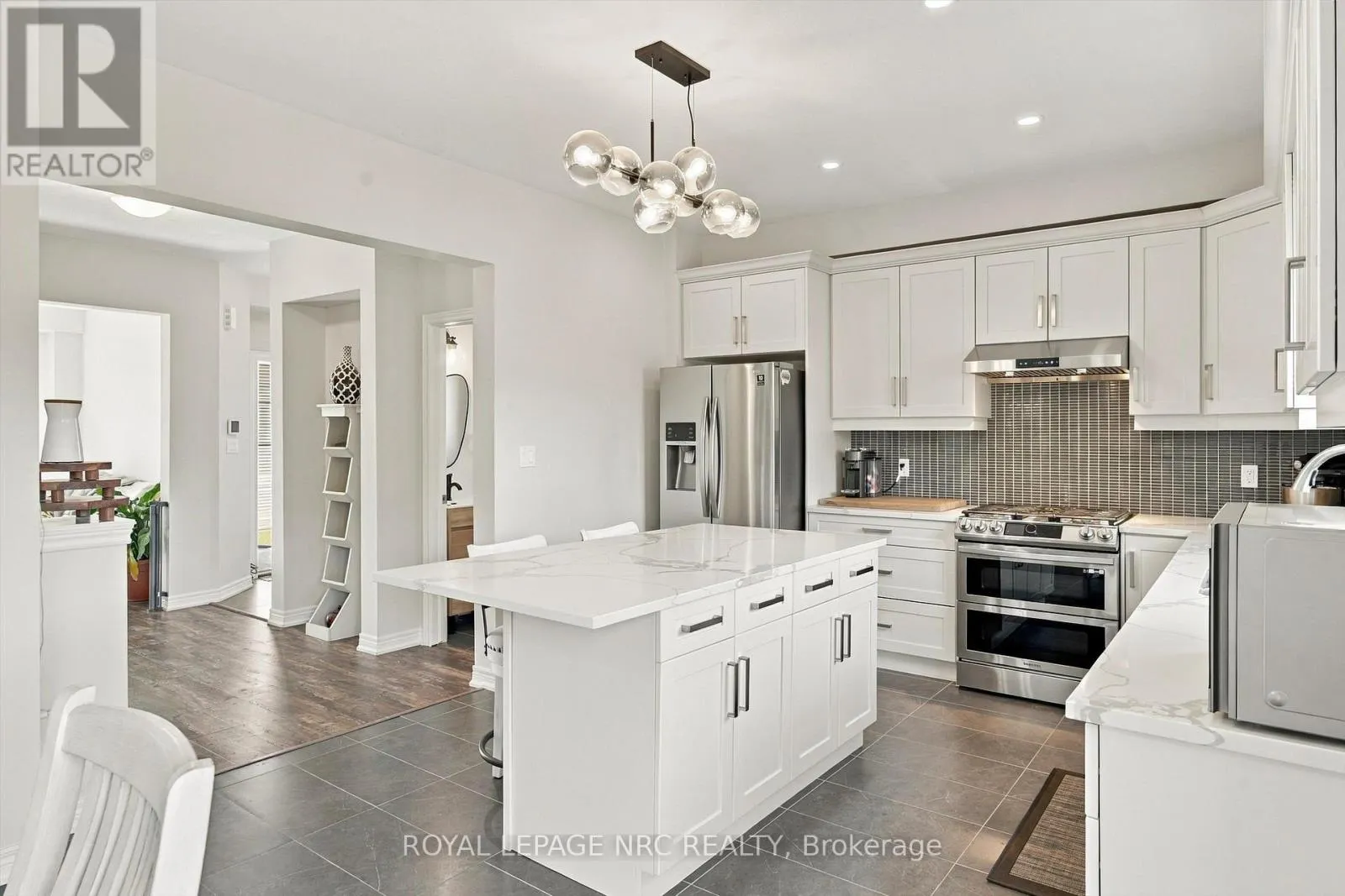 3606 CAROLINIA COURT