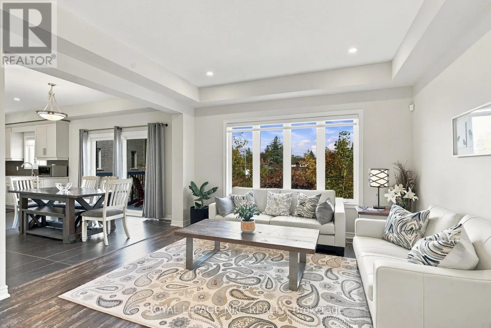 3606 CAROLINIA COURT