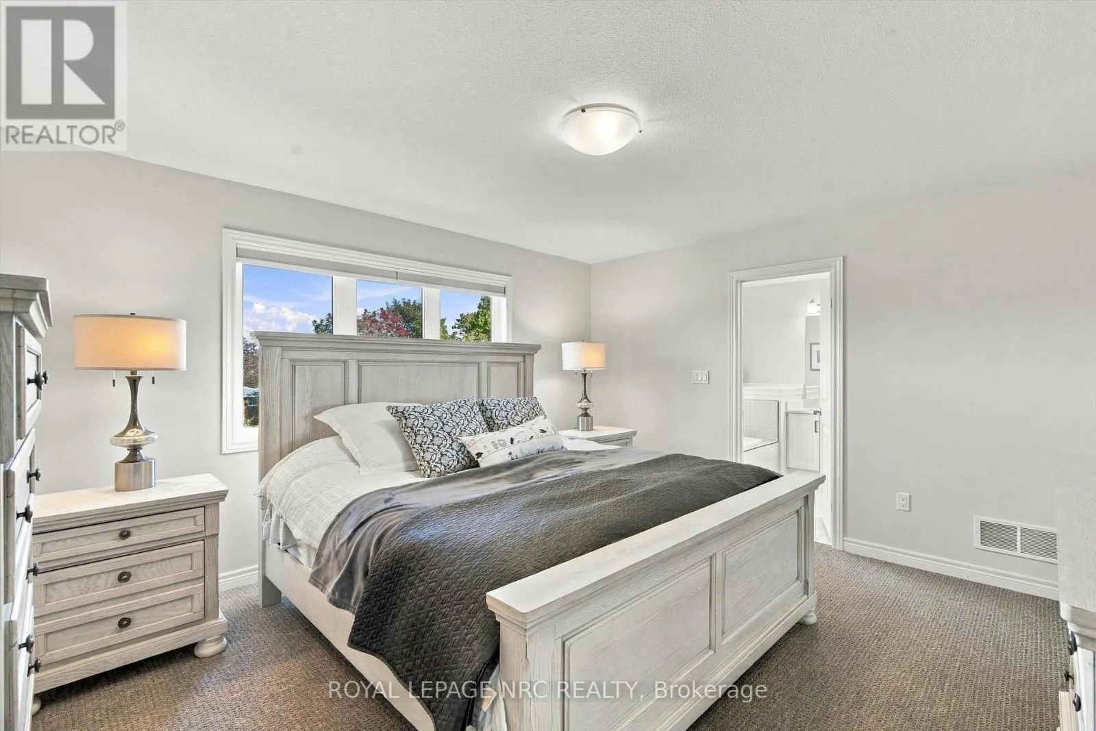 3606 CAROLINIA COURT