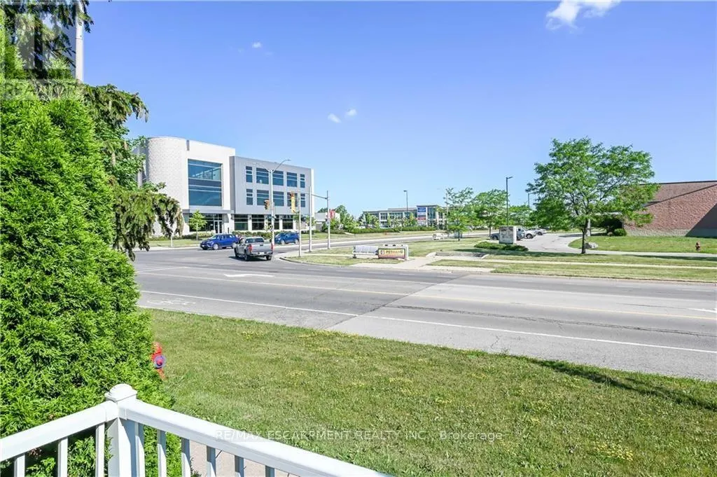 LOWER - 296 WINTERBERRY DRIVE