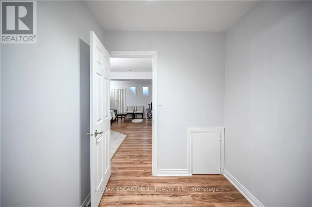 LOWER - 296 WINTERBERRY DRIVE