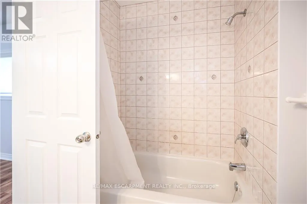 LOWER - 296 WINTERBERRY DRIVE