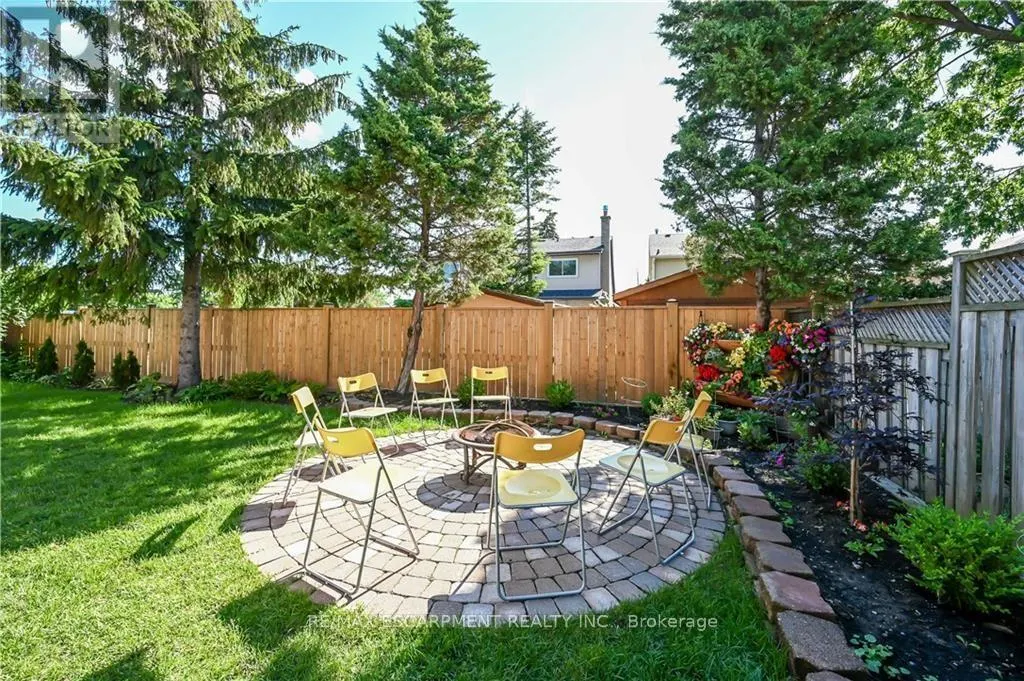 LOWER - 296 WINTERBERRY DRIVE