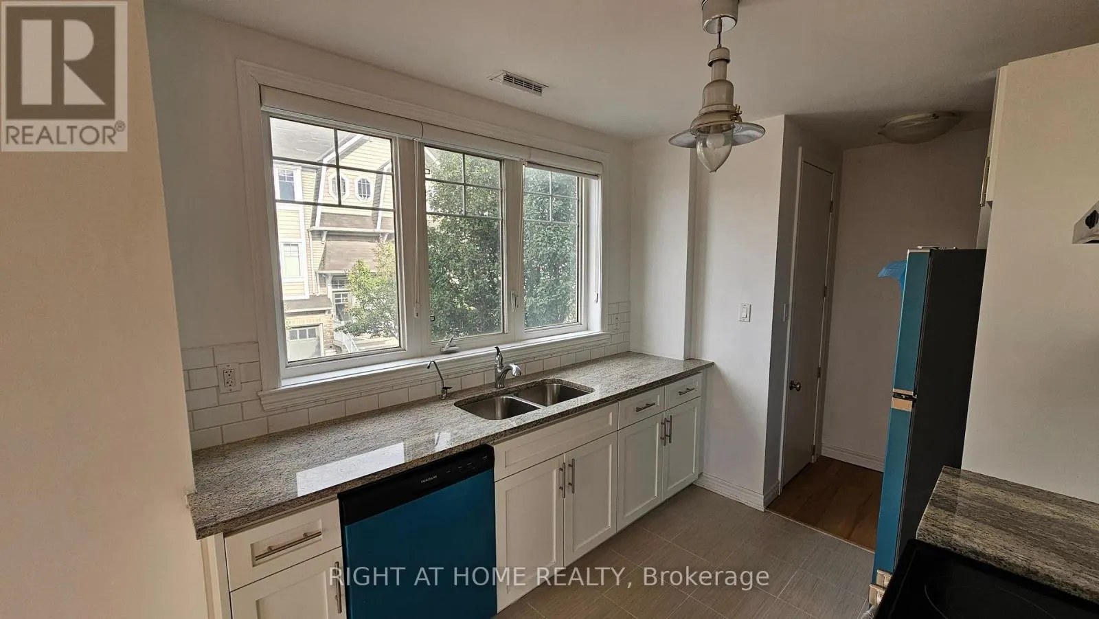 40 - 337 BEACH BOULEVARD