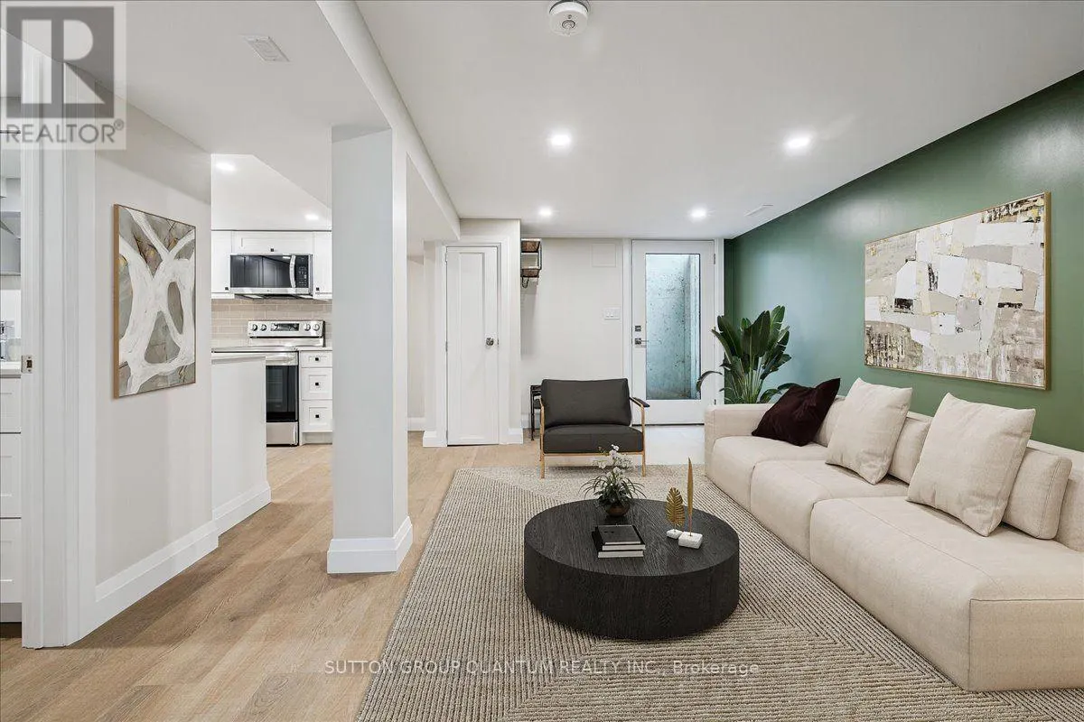 18 PLEASANT AVENUE