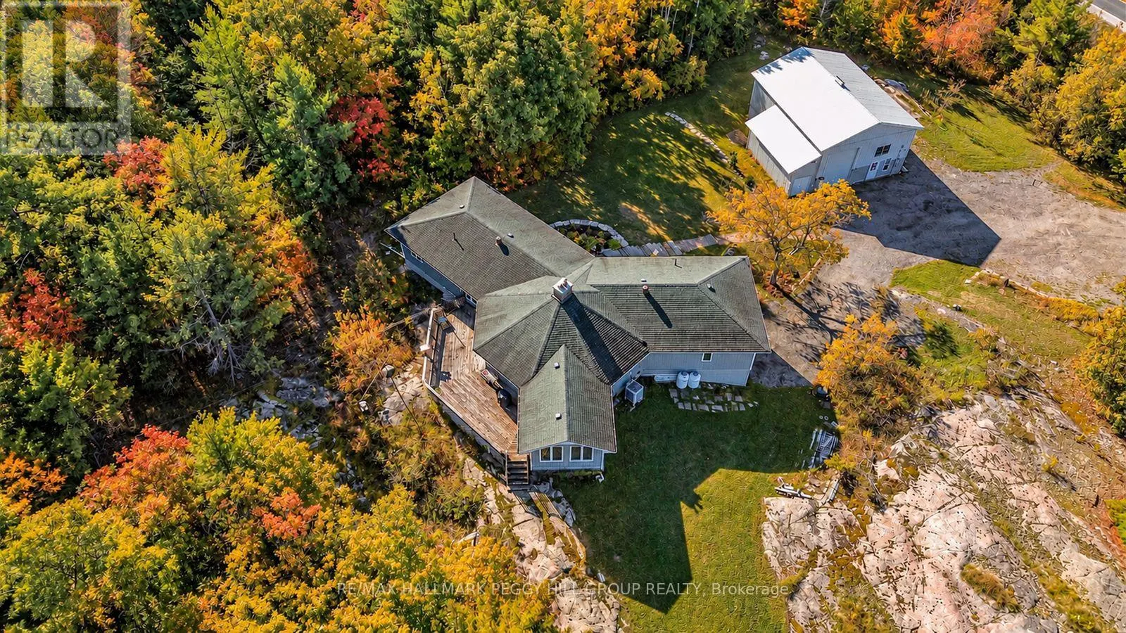 1564 HONEY HARBOUR ROAD