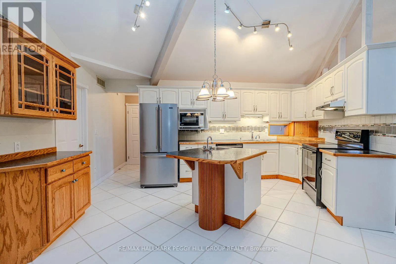 1564 HONEY HARBOUR ROAD