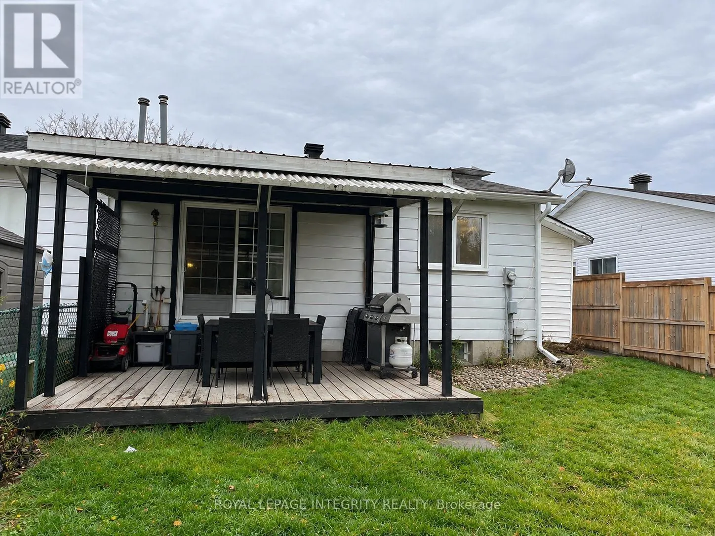 UPPER UNIT - 58 BINSCARTH CRESCENT