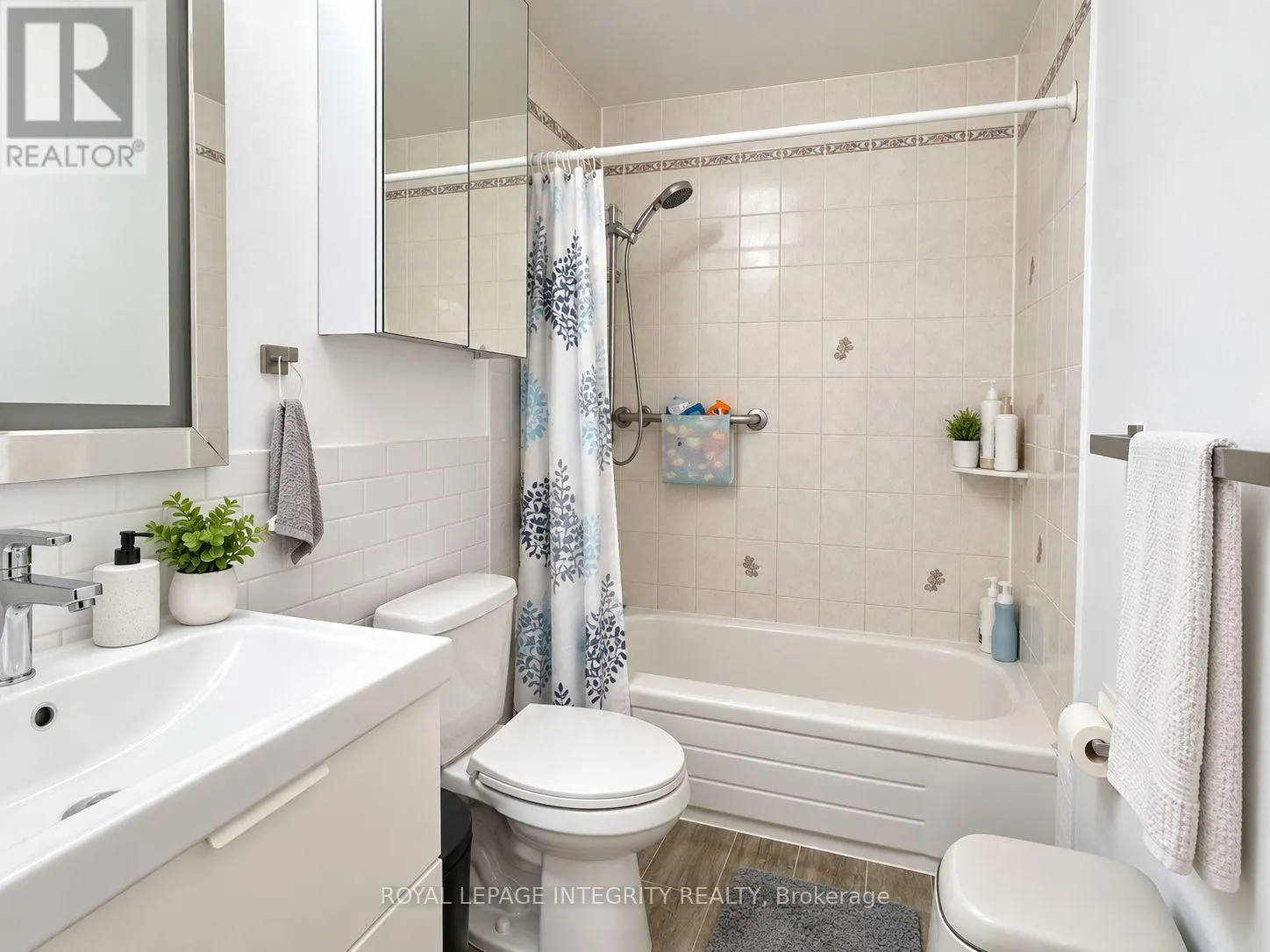 UPPER UNIT - 58 BINSCARTH CRESCENT