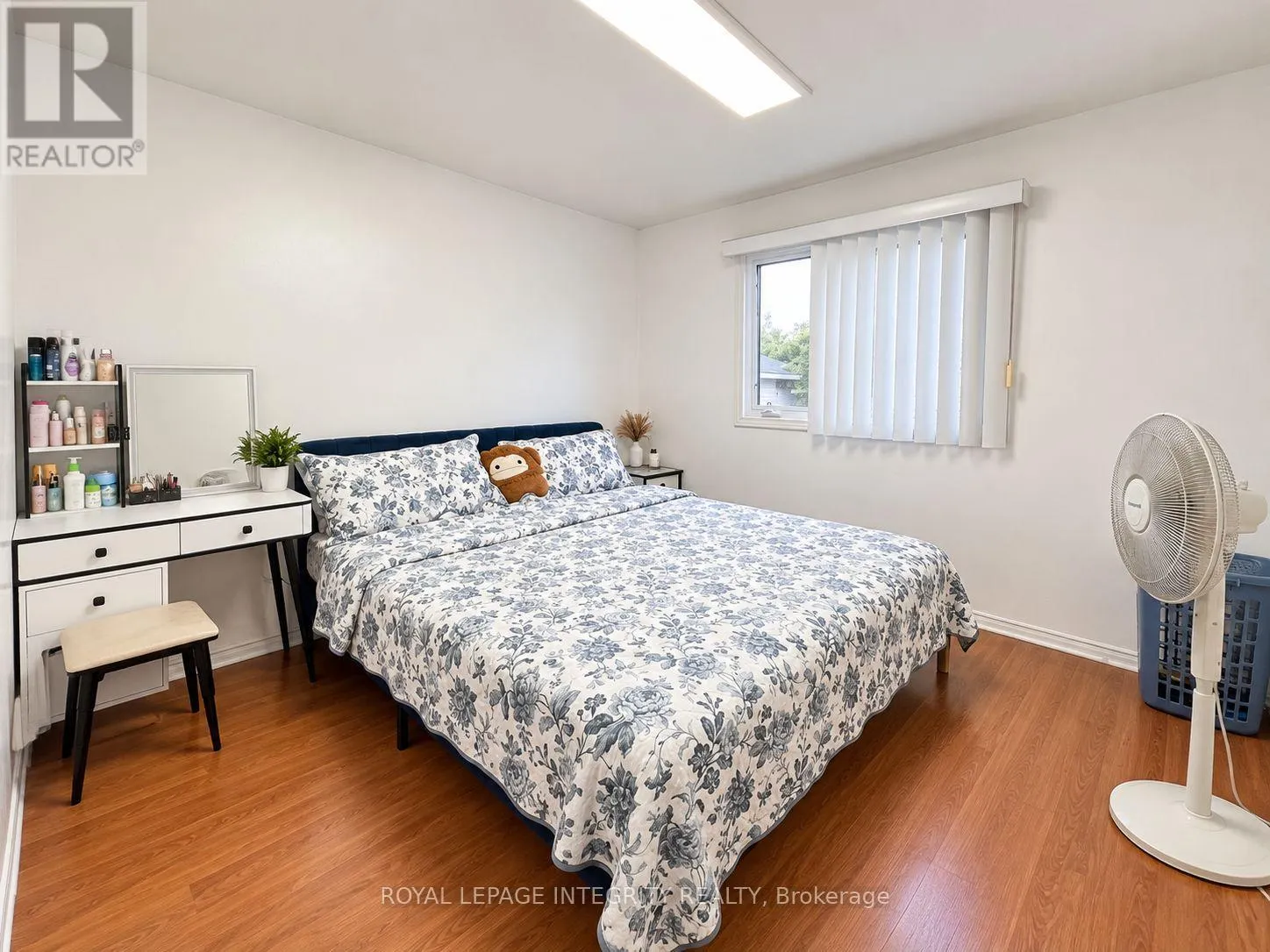 UPPER UNIT - 58 BINSCARTH CRESCENT
