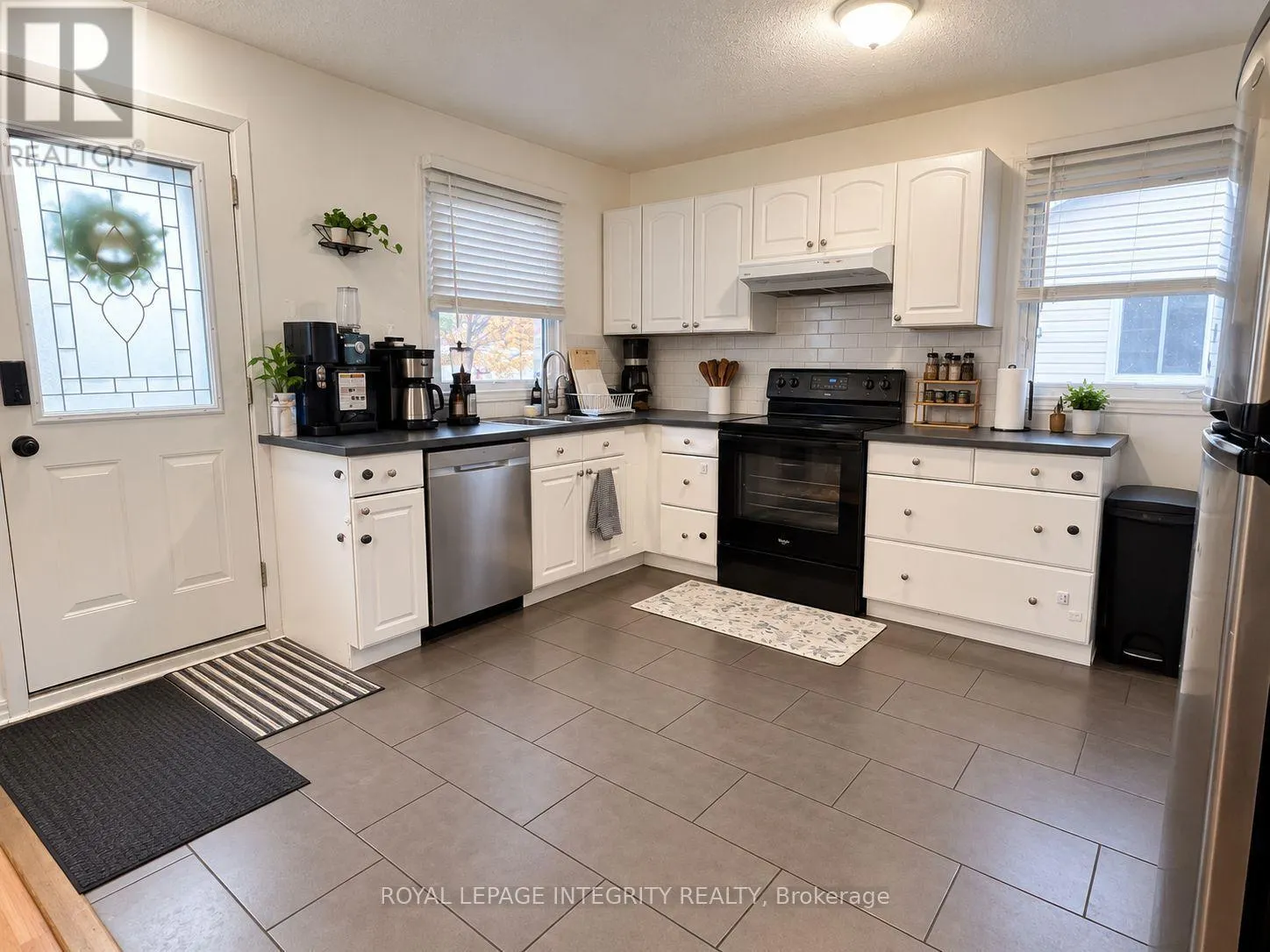 UPPER UNIT - 58 BINSCARTH CRESCENT