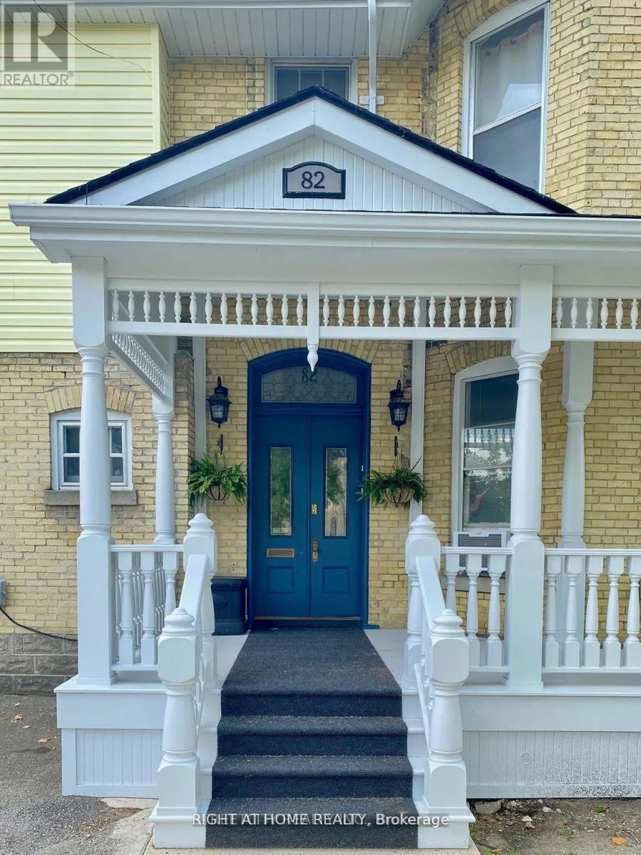 82 WELLINGTON STREET