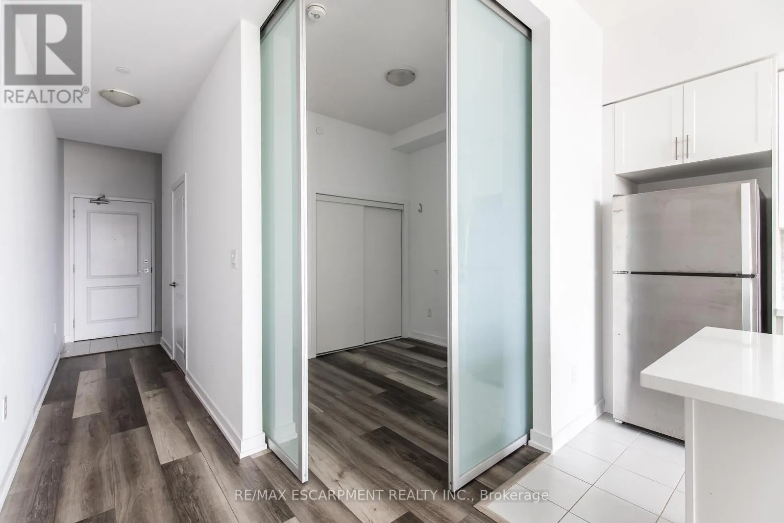 416 - 450 DUNDAS STREET E