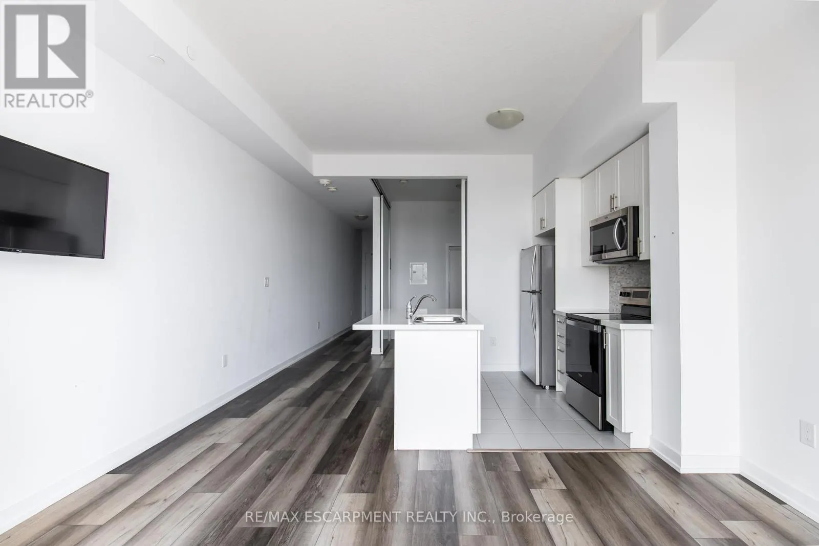 416 - 450 DUNDAS STREET E