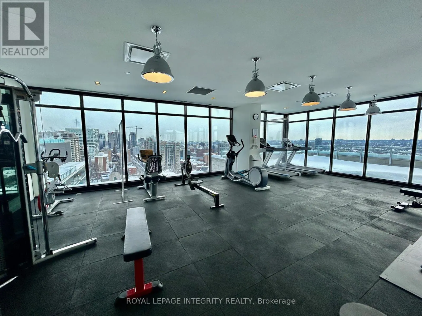 506 - 255 BAY STREET