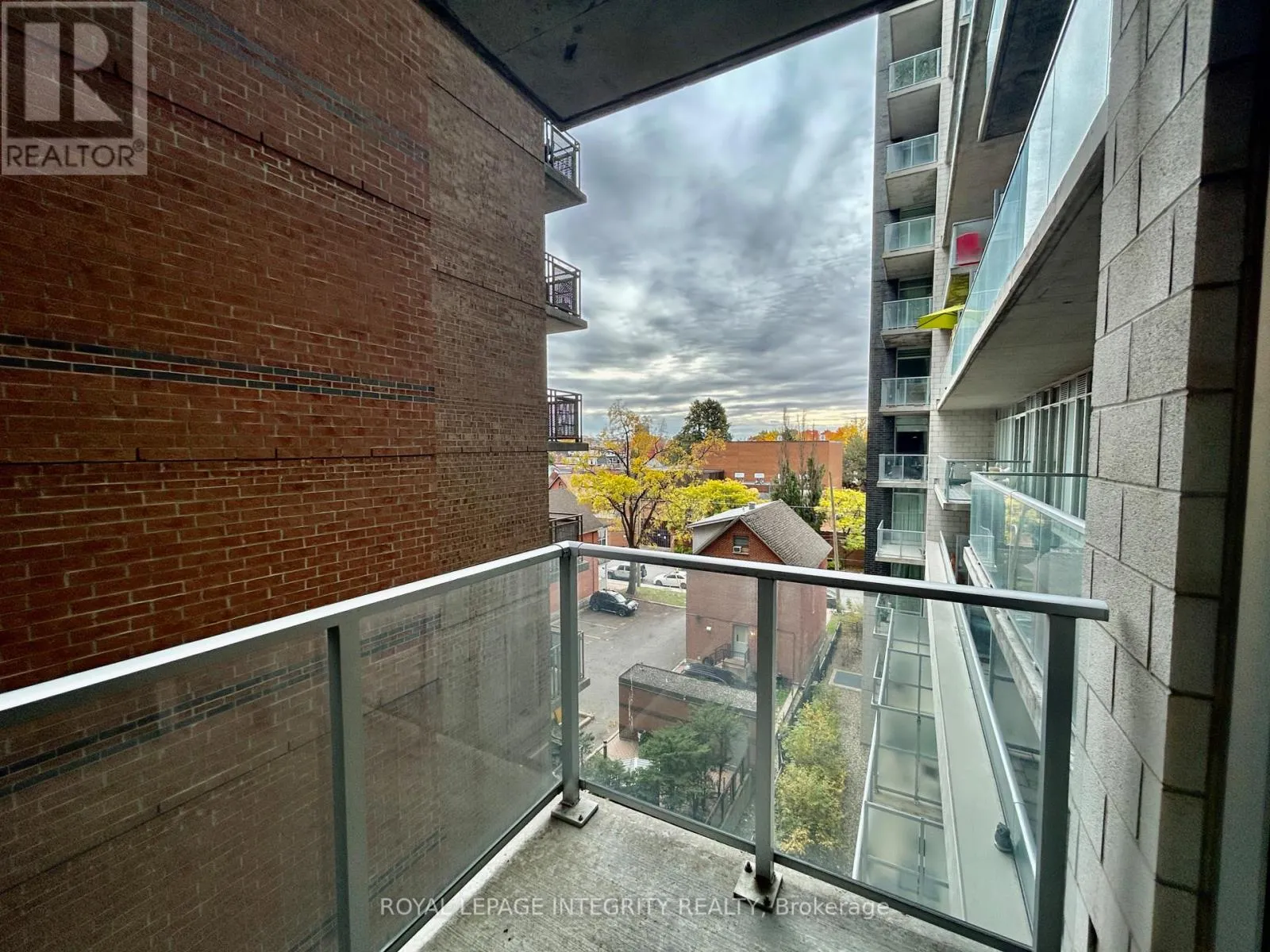506 - 255 BAY STREET