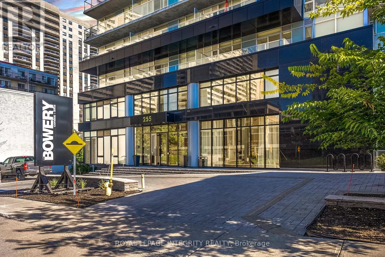 506 - 255 BAY STREET