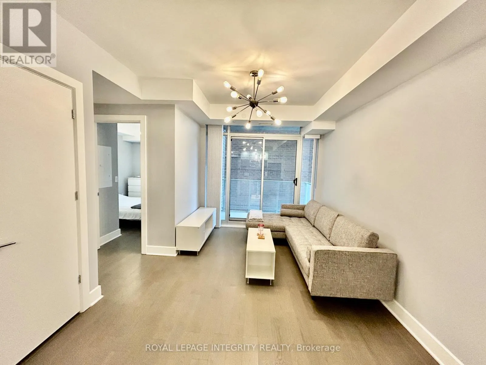 506 - 255 BAY STREET