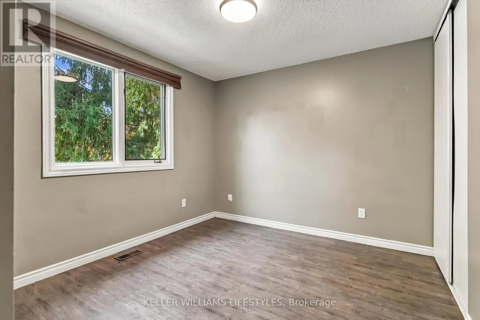 86 - 9 AILSA PLACE #86