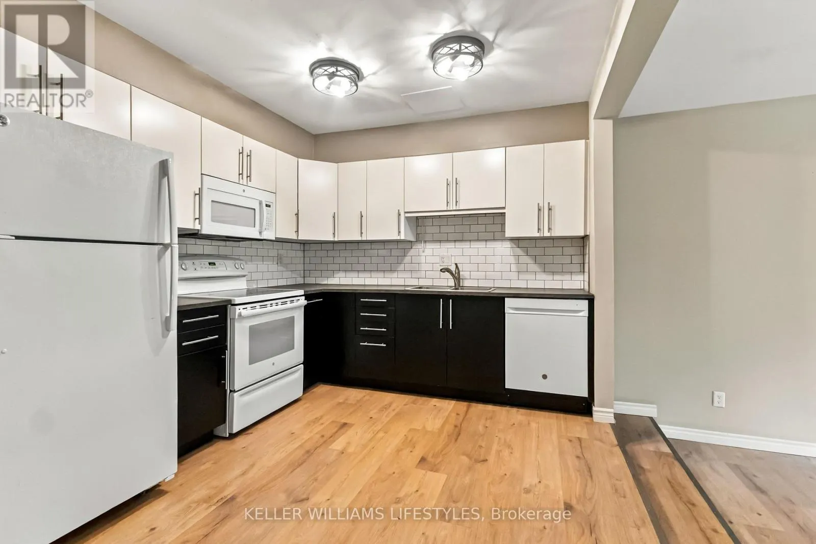 86 - 9 AILSA PLACE #86