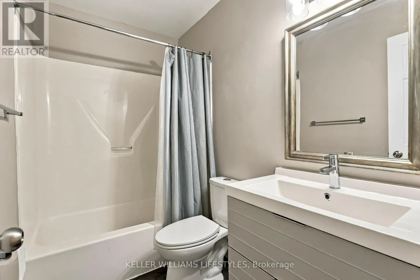 86 - 9 AILSA PLACE #86