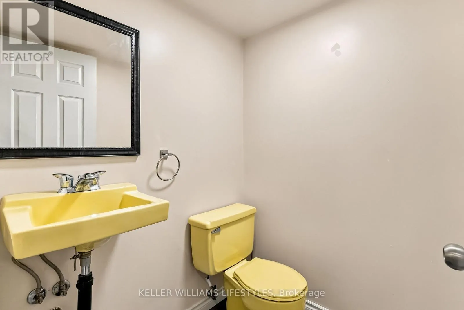 86 - 9 AILSA PLACE #86