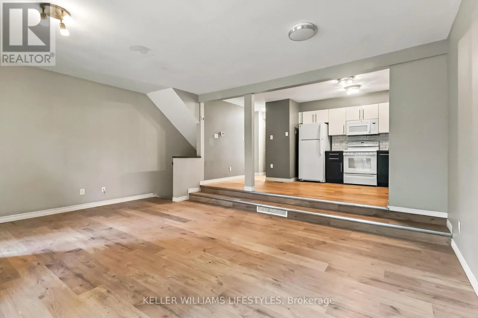 86 - 9 AILSA PLACE #86