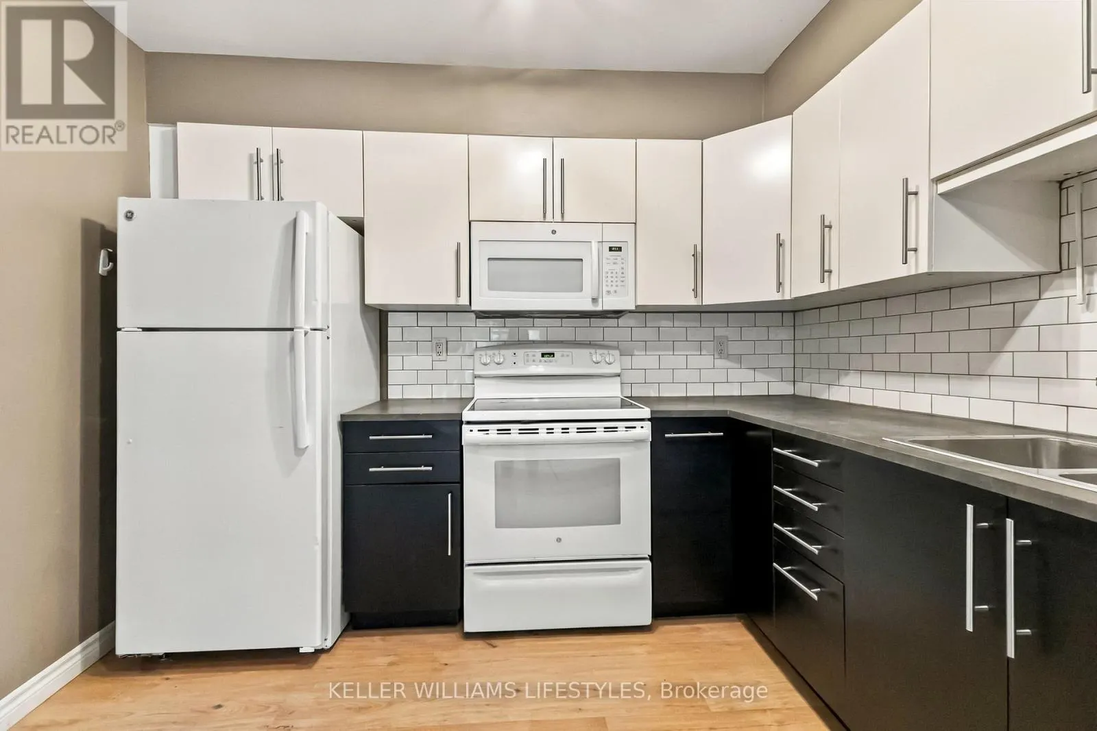 86 - 9 AILSA PLACE #86