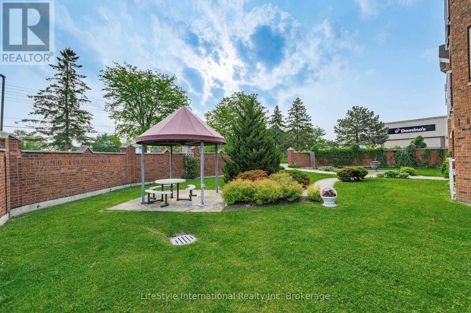 205 - 208 SILVERCREEK PARKWAY N #205