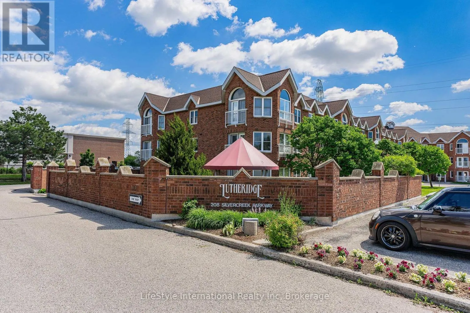 205 - 208 SILVERCREEK PARKWAY N #205