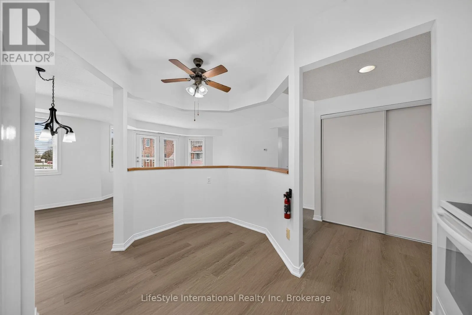 205 - 208 SILVERCREEK PARKWAY N #205