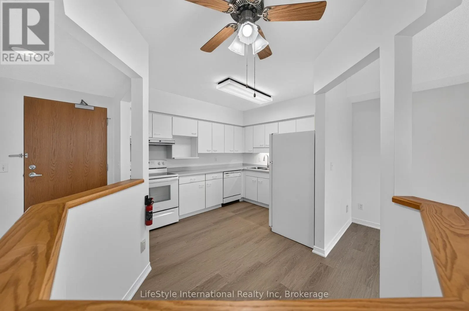 205 - 208 SILVERCREEK PARKWAY N #205