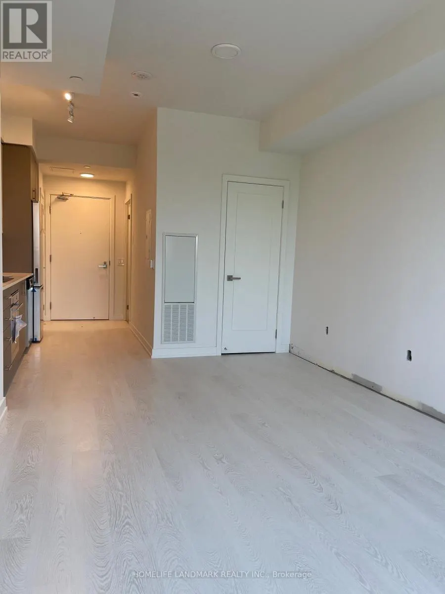 617 - 415 MAIN STREET W