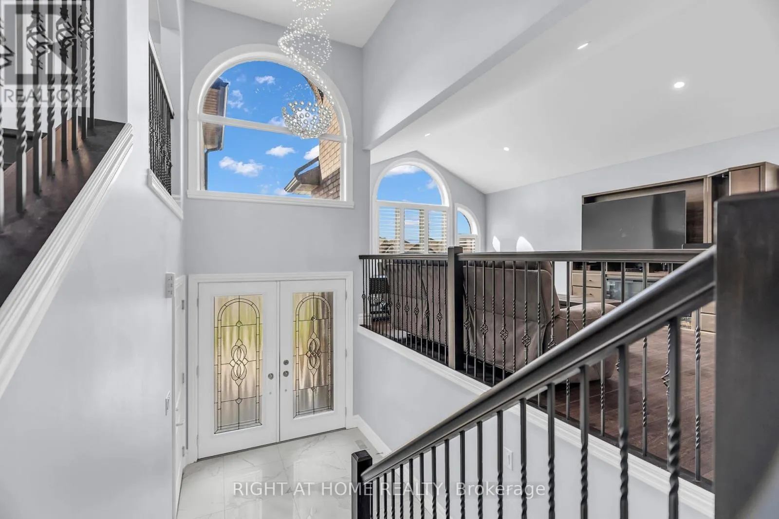 43 PEACHTREE LANE
