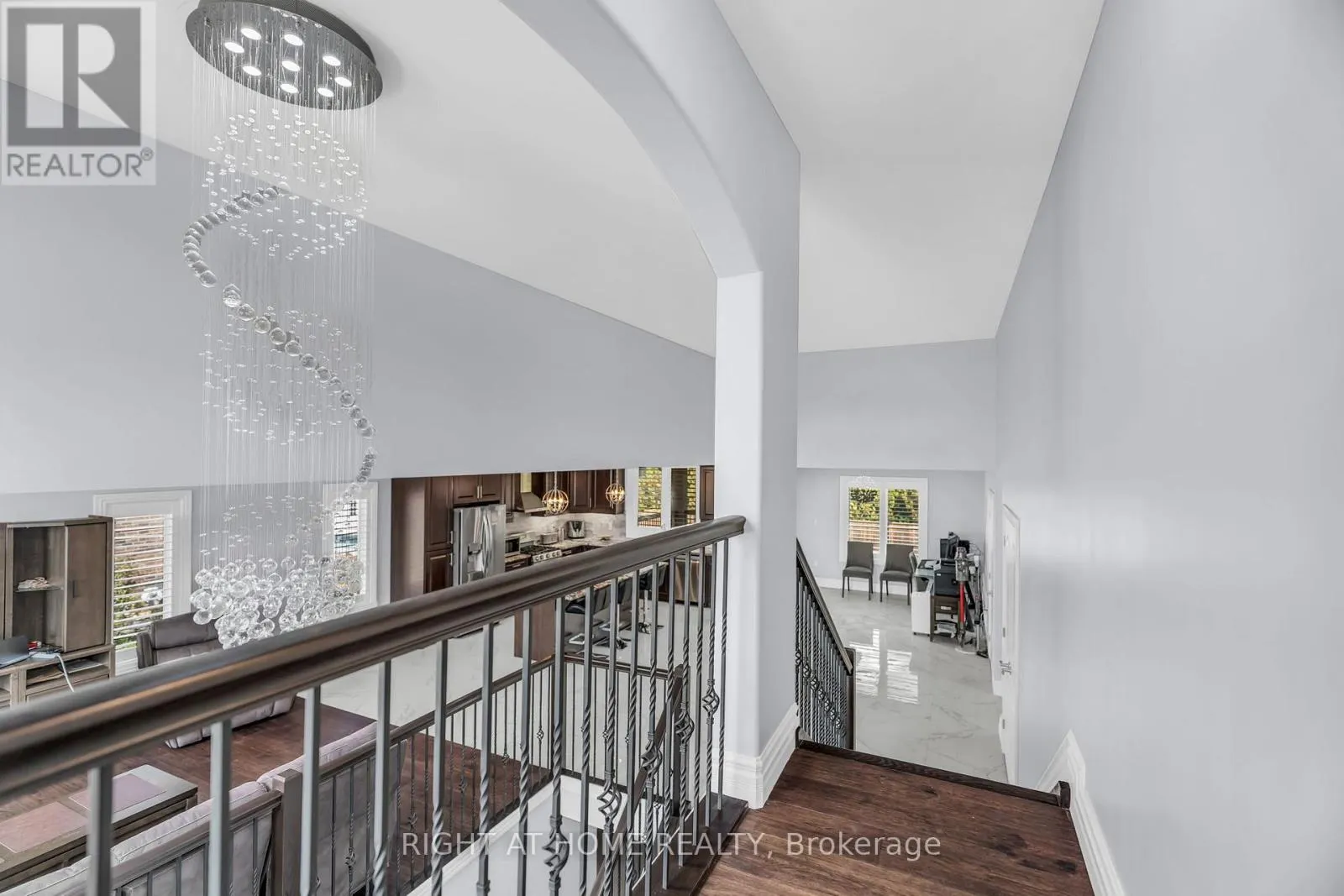 43 PEACHTREE LANE