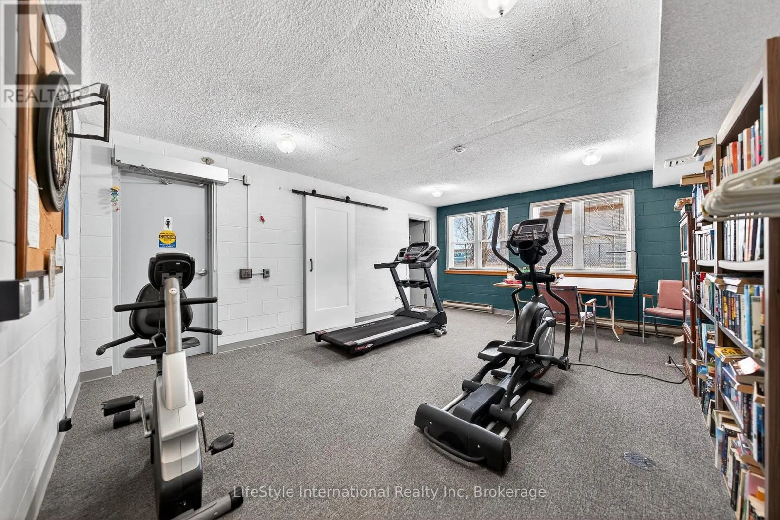 213 - 208 SILVERCREEK PARKWAY N #213