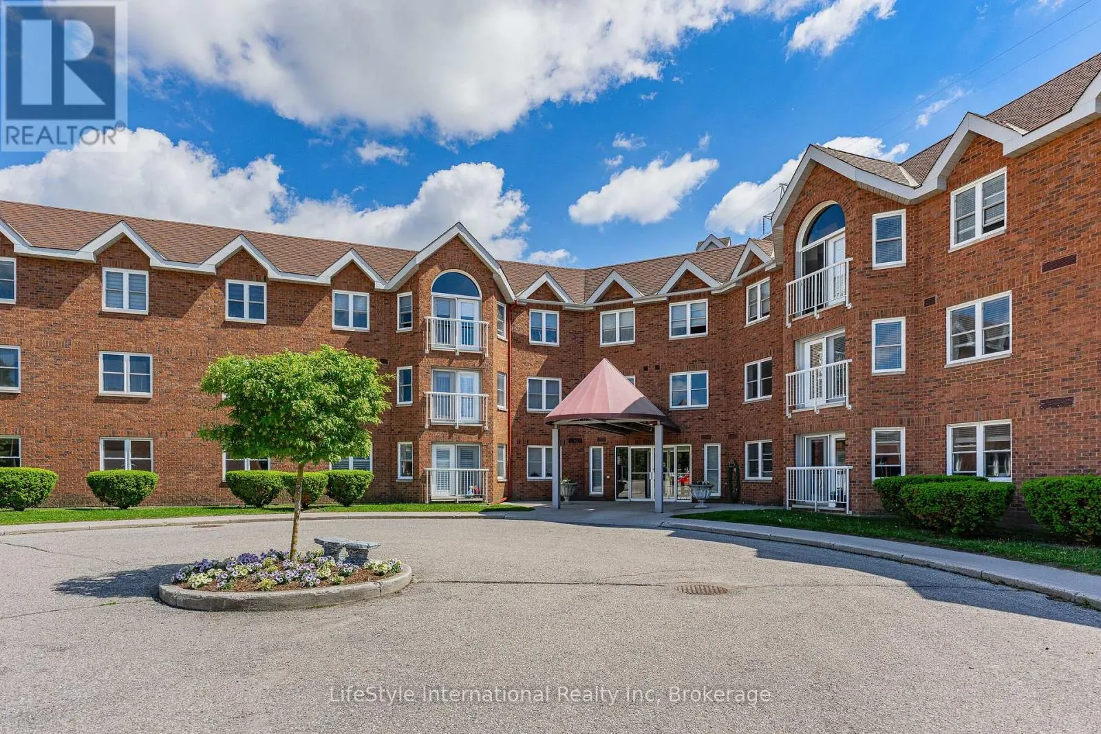 213 - 208 SILVERCREEK PARKWAY N #213