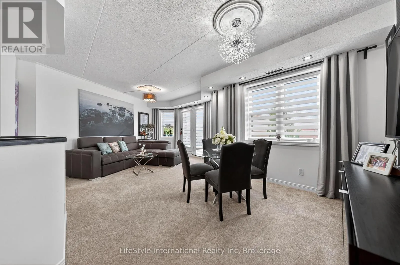 213 - 208 SILVERCREEK PARKWAY N #213