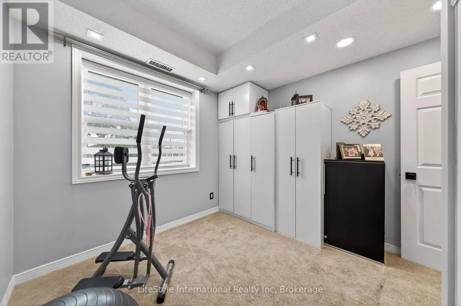 213 - 208 SILVERCREEK PARKWAY N #213