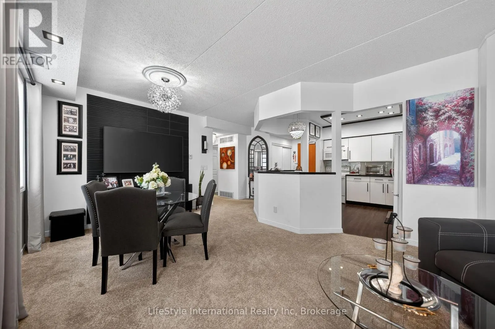 213 - 208 SILVERCREEK PARKWAY N #213