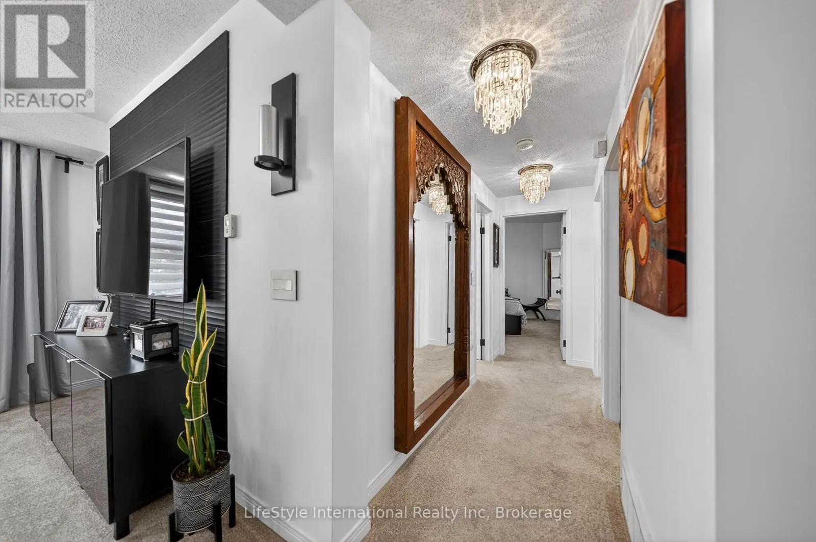 213 - 208 SILVERCREEK PARKWAY N #213