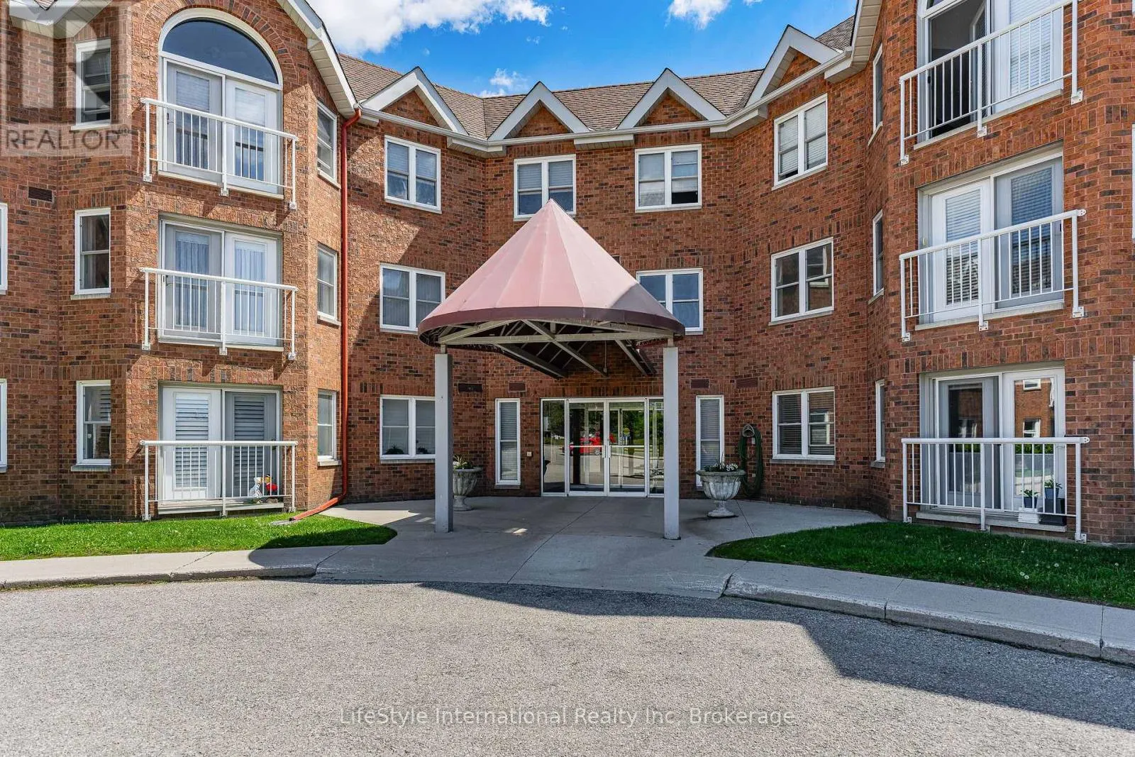 306 - 208 SILVERCREEK PARKWAY N #306
