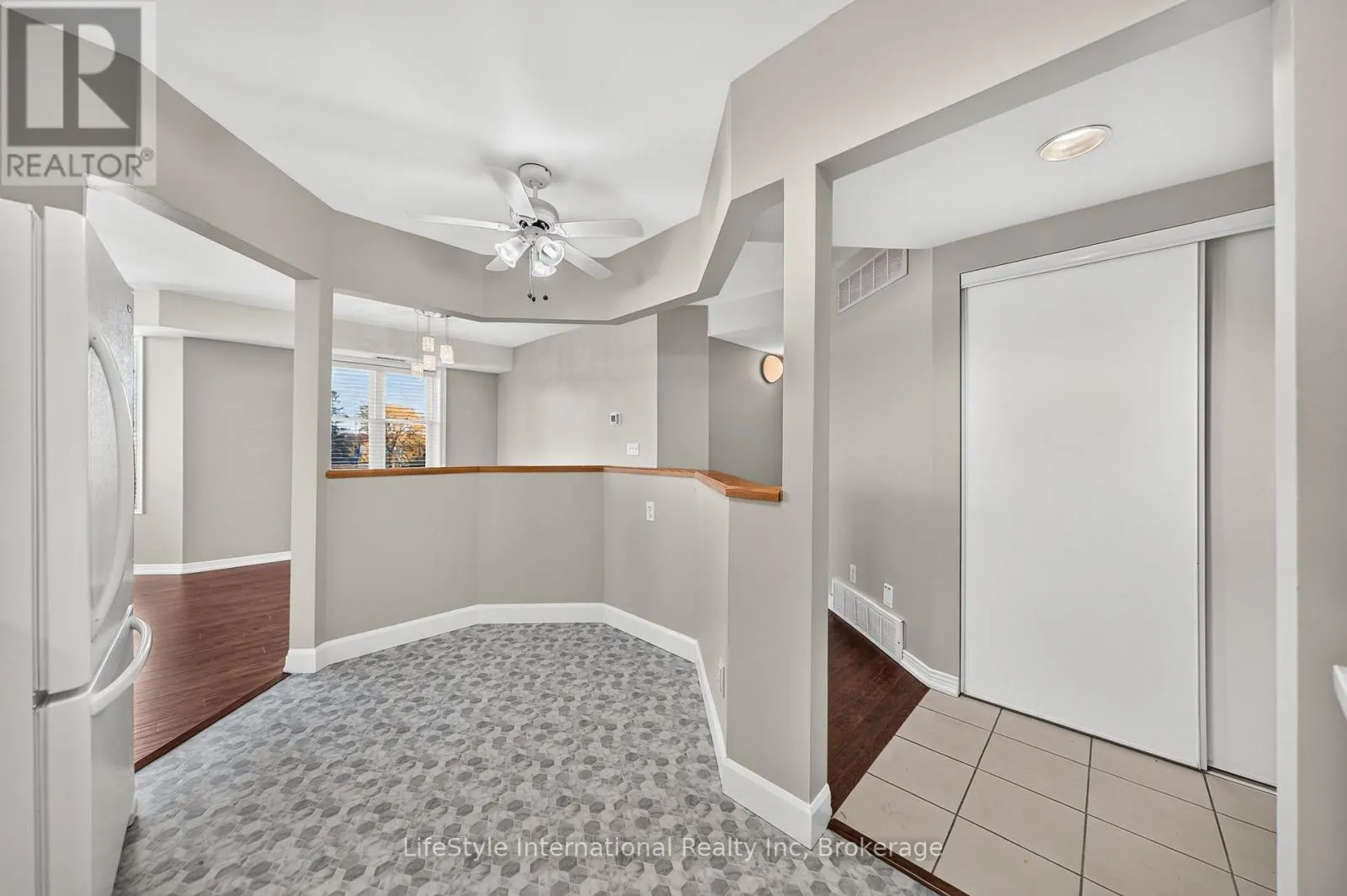 306 - 208 SILVERCREEK PARKWAY N #306