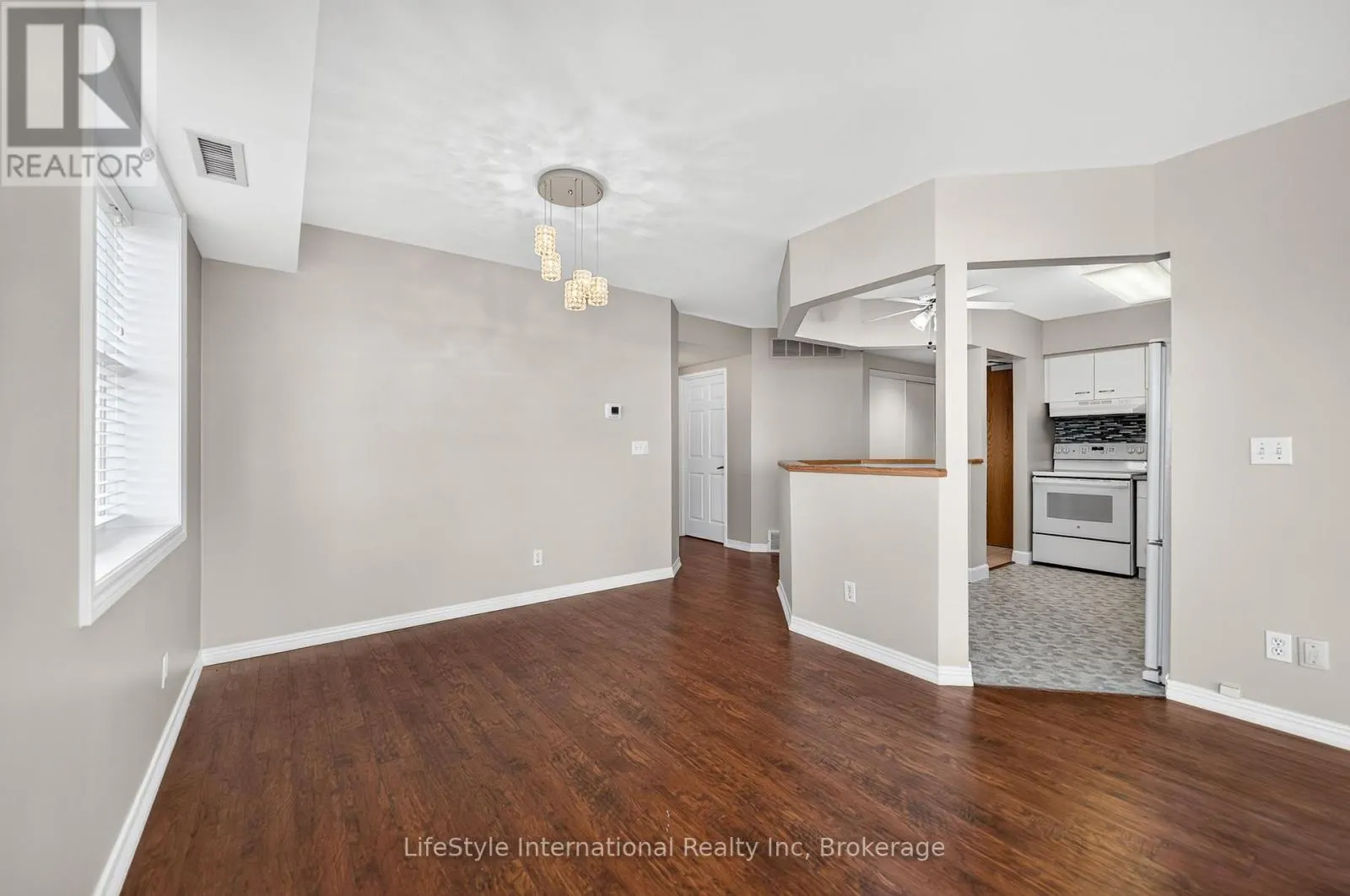 306 - 208 SILVERCREEK PARKWAY N #306