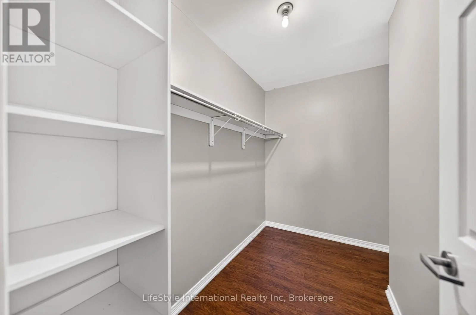 306 - 208 SILVERCREEK PARKWAY N #306